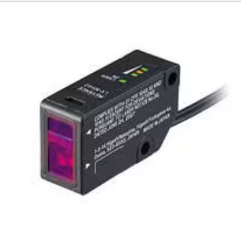LV-NH42 Digital Laser SensorHead: Area Reflective, Long-range